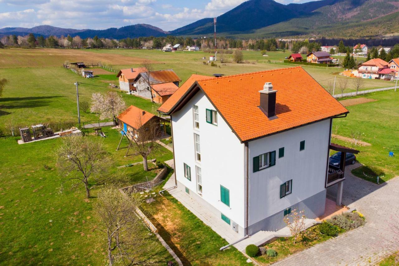 Apartments And Room Robert Кореница Экстерьер фото